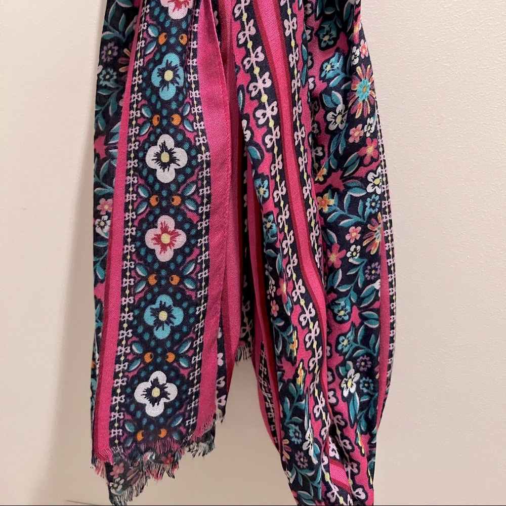 Vera Bradley large rectangular scarf in kaleidoscope medallion NWOT